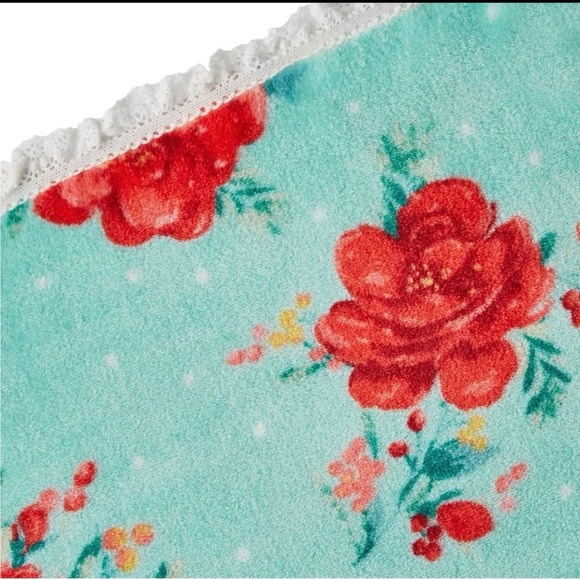 Cheerful Rose Velvet Plush Oversized Throw 50 x 72. - Picture 7 of 7